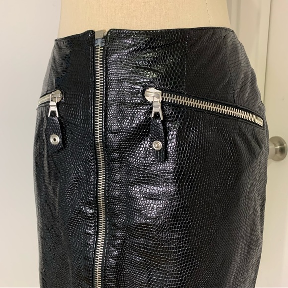 VINTAGE Black Crocodile 100% Italian Leather Multi Zipper Mini Skirt size 4 - Picture 2 of 7